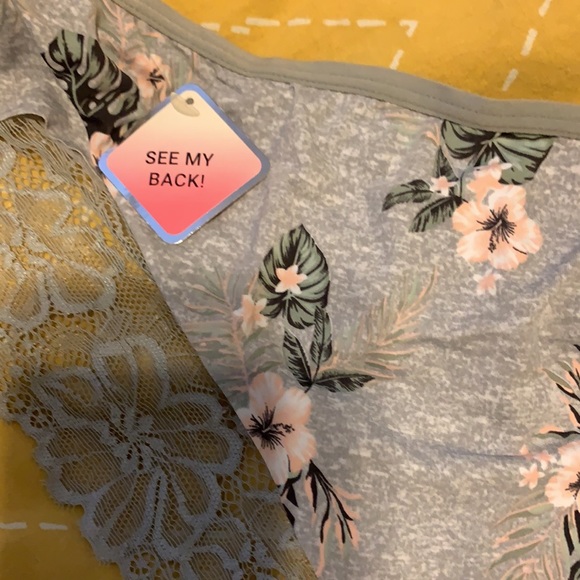 Two NWT PANTIES~Thongs. ;green lace + 1 more - Picture 4 of 9